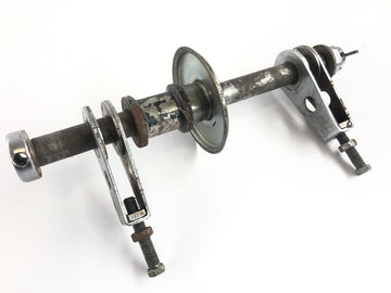 Yamaha XS 400 2A2 [1982] - Rear axle with tensioner