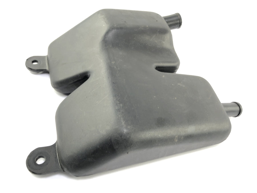 Ducati 900 SS [1991] - Crankcase breather tank