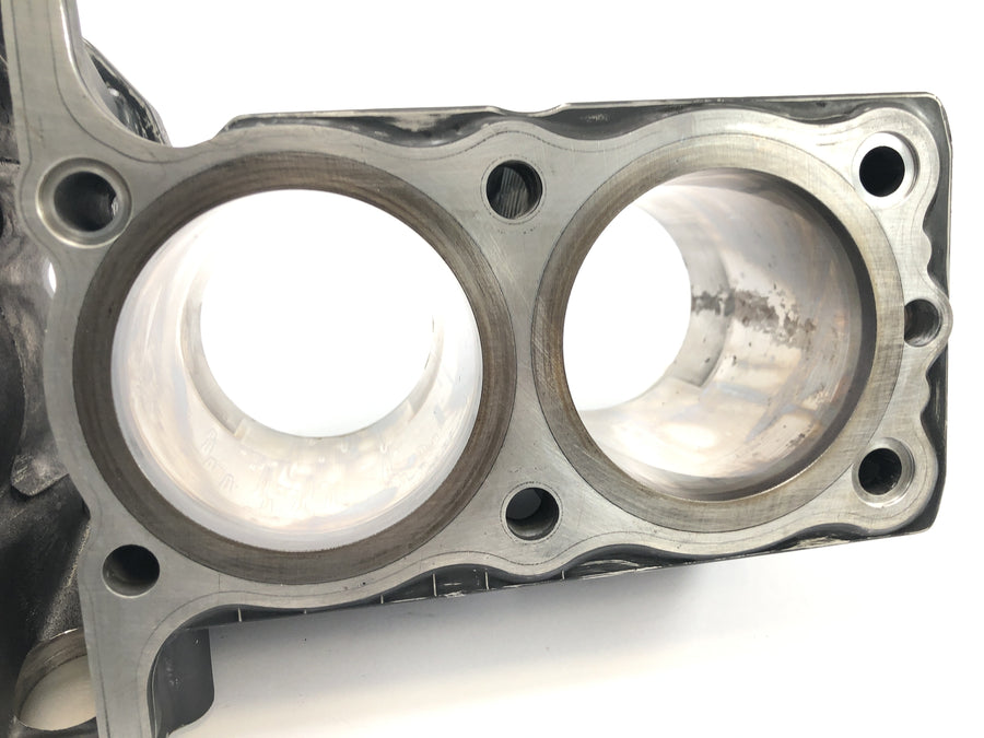 Suzuki GSX R 1100 GU74C [1987] - Cylinder with piston without piston rings