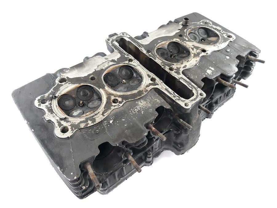 Honda CBX 650 E RC13 [1983] - cylinder head