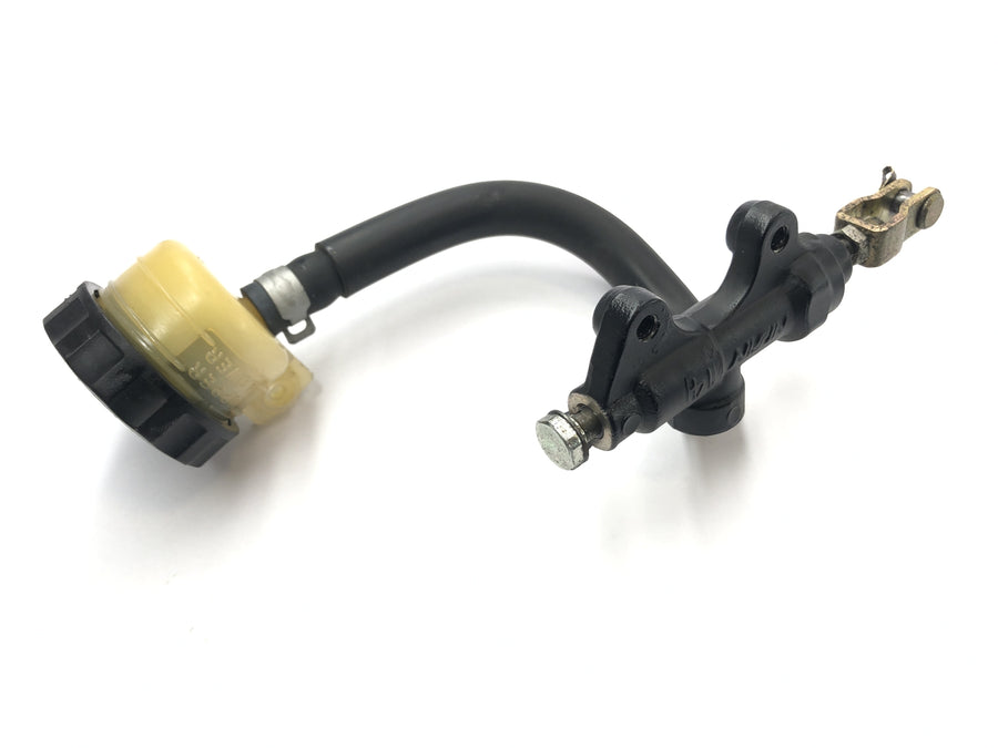 Triumph Daytona 955i T595N [2003] - brake pump at the back main brake cylinder