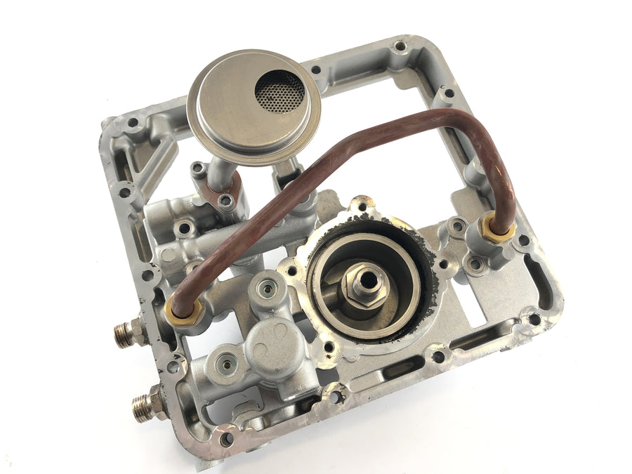 Moto Guzzi 1200 Sport [2007] - Oil pan deck mounting oil strainer and oil filter