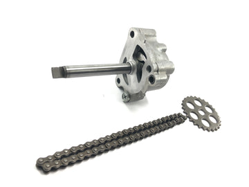 Honda CBR 900 RR Fireblade SC33 [2000] - Oil pump with chain and drive sprocket - 0