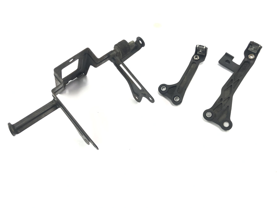 Aprilia RSV 1000 R [2004] - Radiator bracket radiator
