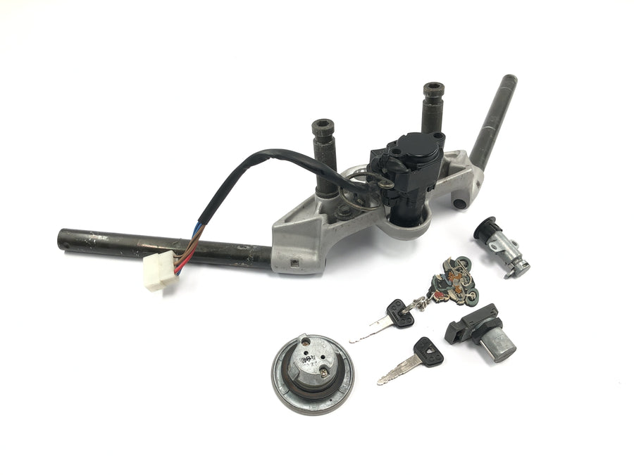 Yamaha GTS 1000 4FV [1997] - fork bridge with handlebar stub ignition lock lock set with tank cap