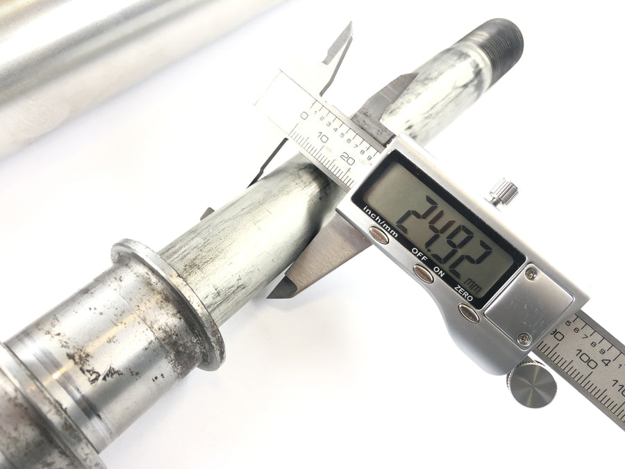 Kawasaki VN 1600 Mean Streak VNT60B [2005] - Fork Upsidedown with axle