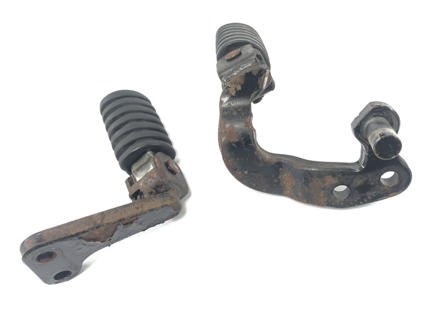 Yamaha XT 600 43F [1985] - Footrest driver's footrests with holder left and right
