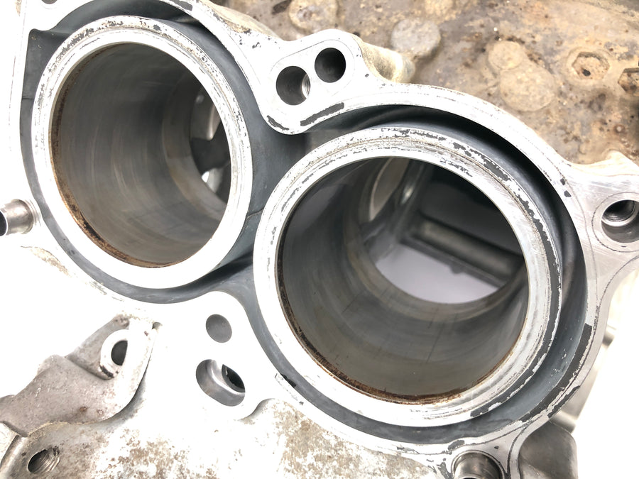 Honda VFR 800 FI RC46 [1999] - Engine housing crankcase engine block cylinder housing