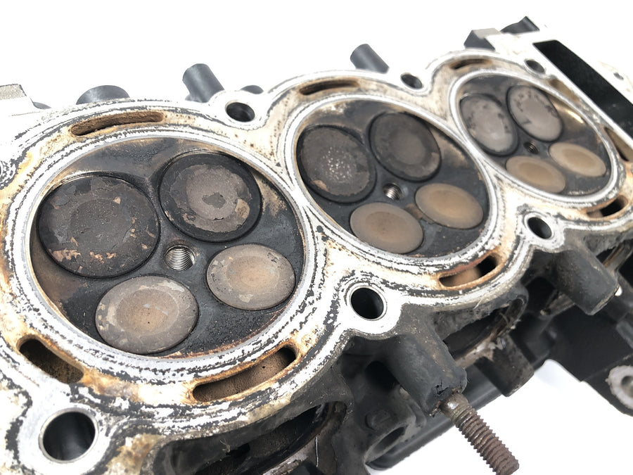 Triumph Speed Triple 1050 515NJ [2007] - cylinder head valve housing engine block