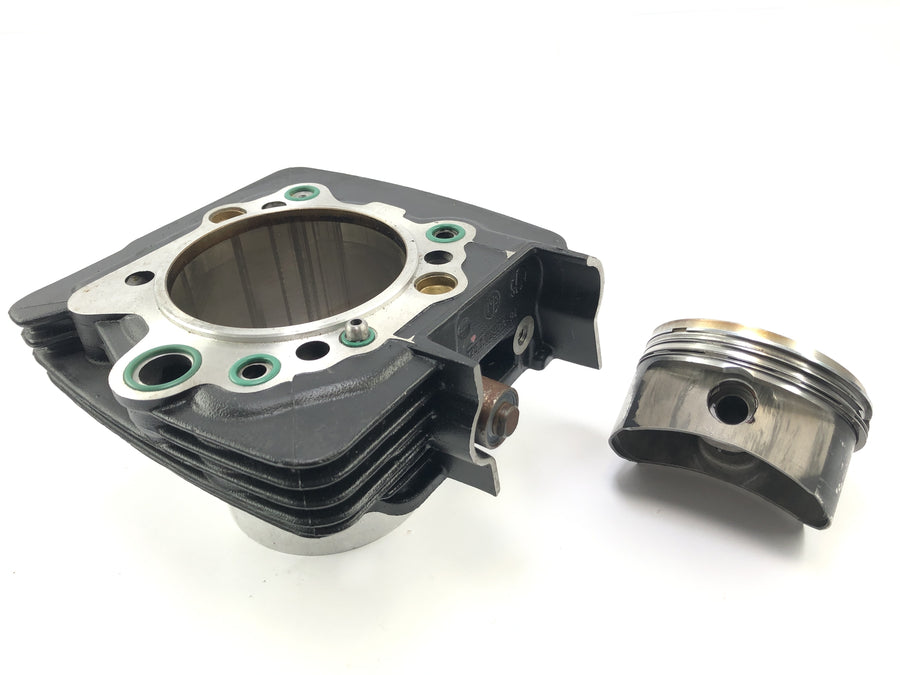 Ducati ST2 944 [1999] - Cylinder with vertical piston