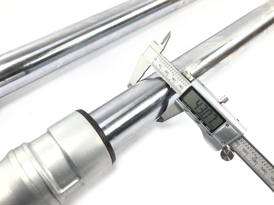 Triumph Tiger 900 T400 [1998] - Telescopic fork with axle