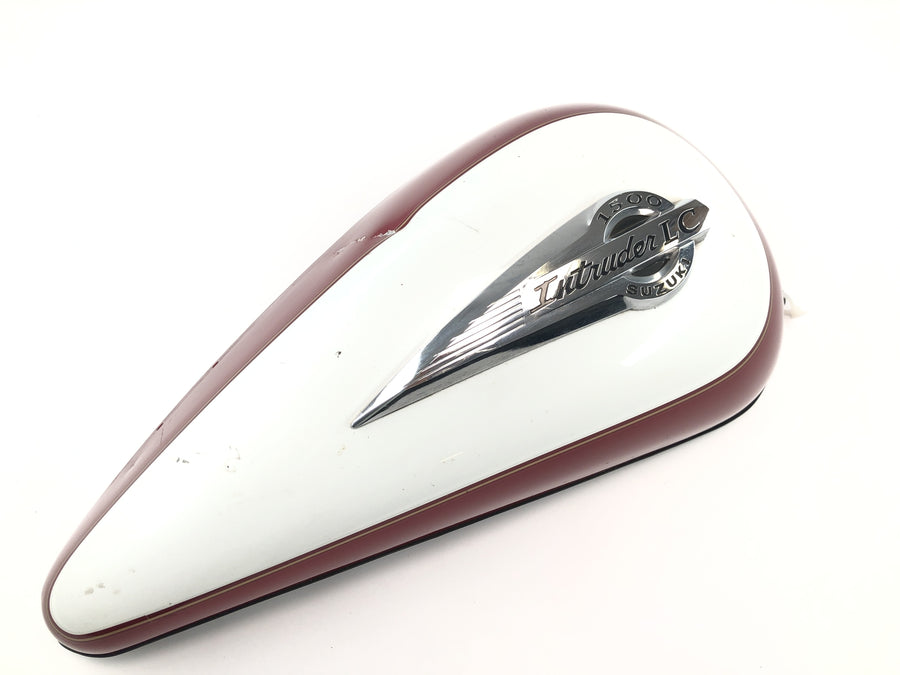 Suzuki Intruder VL 1500 AL [2000] - tank panel on the right side panel side cover slightly damaged