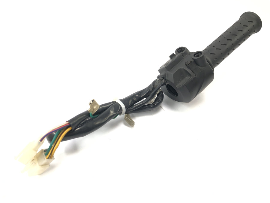 Aprilia RST 1000 Futura [2002] - handlebar fitting handlebar switch on the right with throttle grip rotating handle