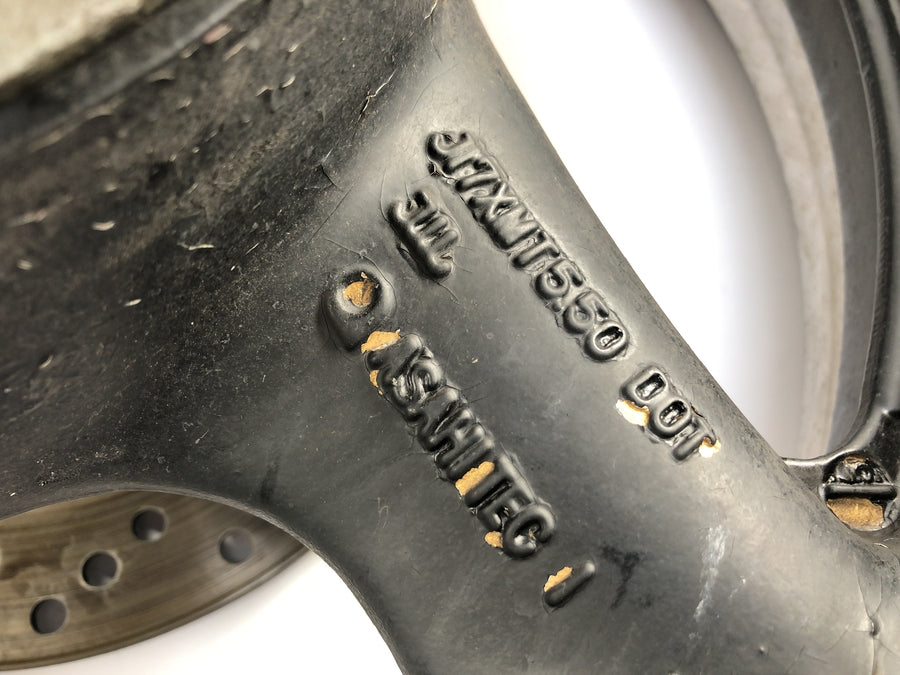 Suzuki GSX R 1100 GV73B [1990] - rear wheel wheel rim at the back with brake disc and chain wheel