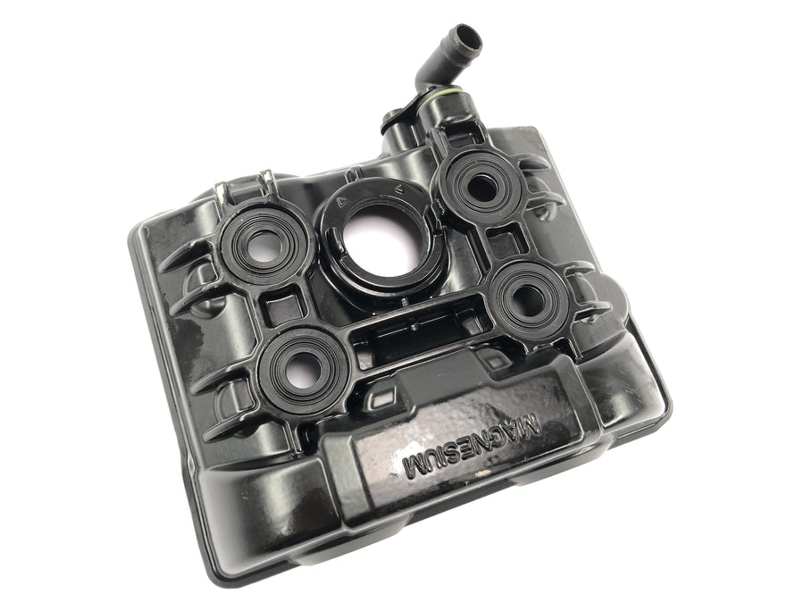 KTM 1050 Adventure [2017] - valve lid at the back