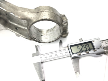 Yamaha YZF R1 RN04 [2001] - Fork bridge below head tube - 0