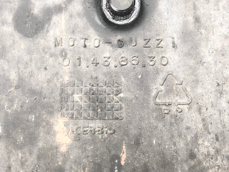 Moto Guzzi V11 Sport [1999] - license plate holder taillight mount splash guard