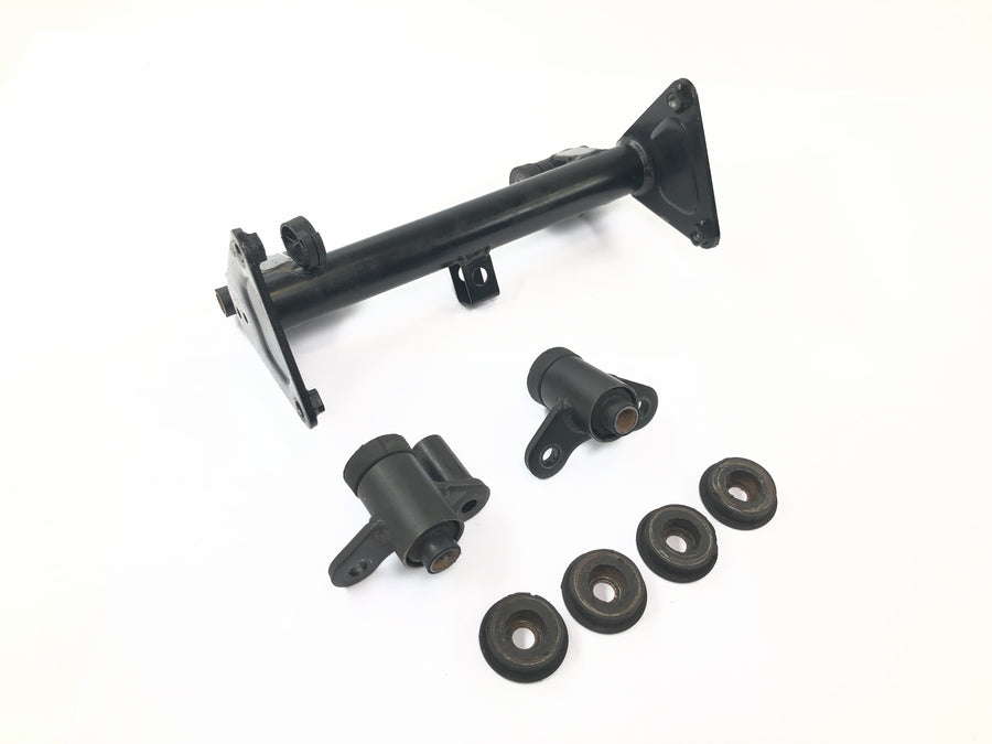 Kawasaki VN 1600 Classic VNT60A [2007] - Engine mount engine mount bracket