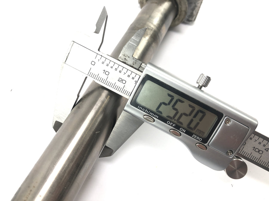 KTM Duke 690 A3 [2012] - Rear wheel axle Rear wheel axle