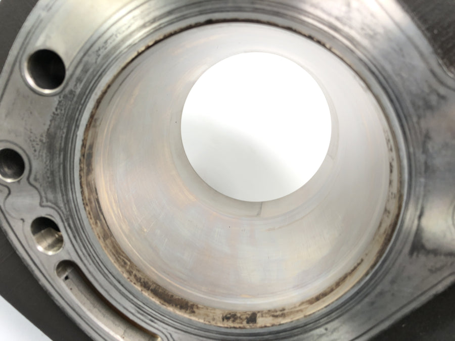 Moto Guzzi Stelvio 1200 4V [2009] - cylinder with pistons on the right