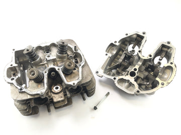 Honda SLR 650 RD09 [1997] - Cylinder head Head cover motor lid valve