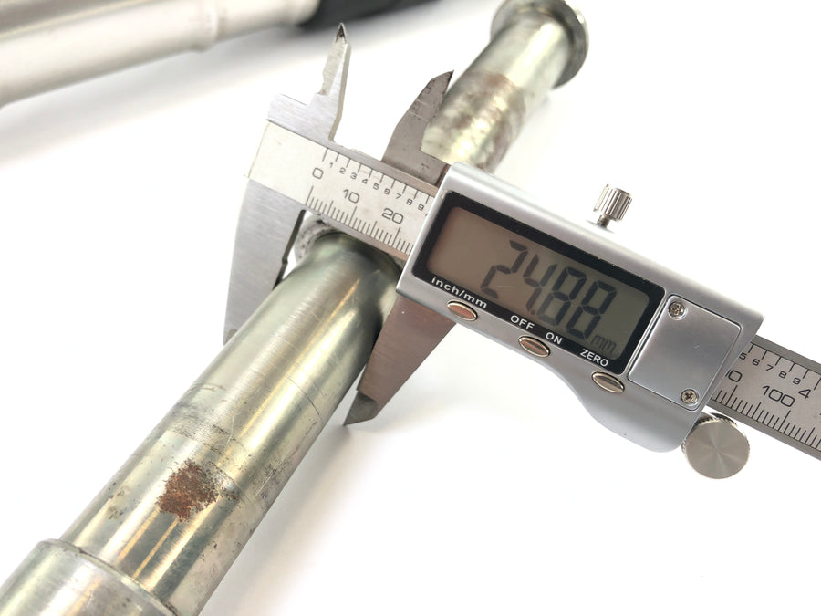 Triumph Daytona 955i T595 [1999] - Fork Telescopic fork with axle