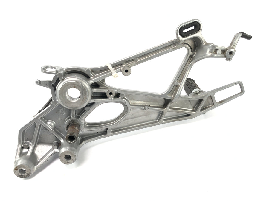 Honda SLR 650 RD09 [1997] - footrest system on the right footrest bracket