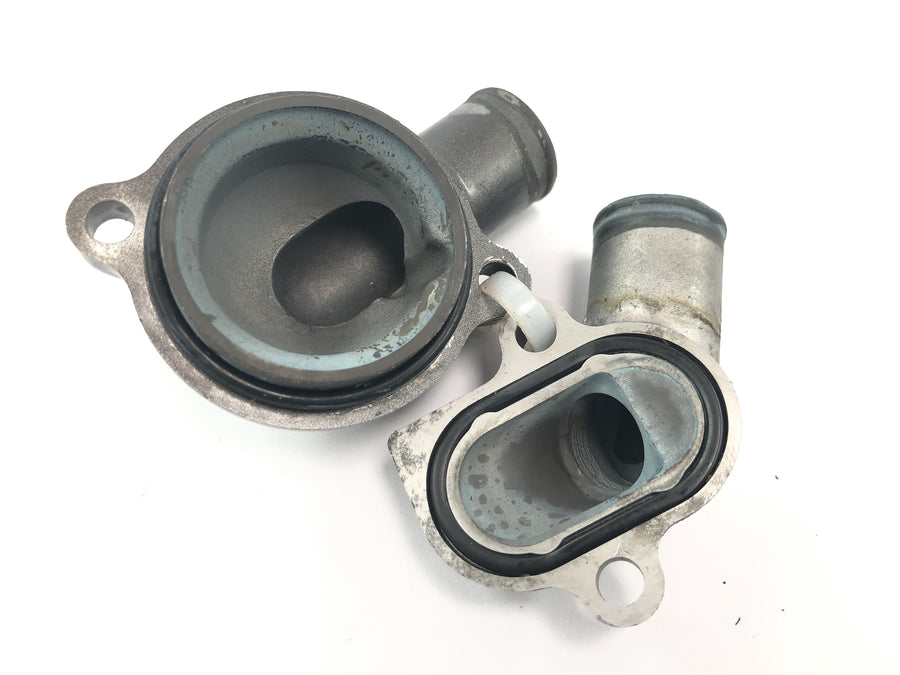 Yamaha MT 03 RM02 [2007] - thermostat housing coolant connection water connection