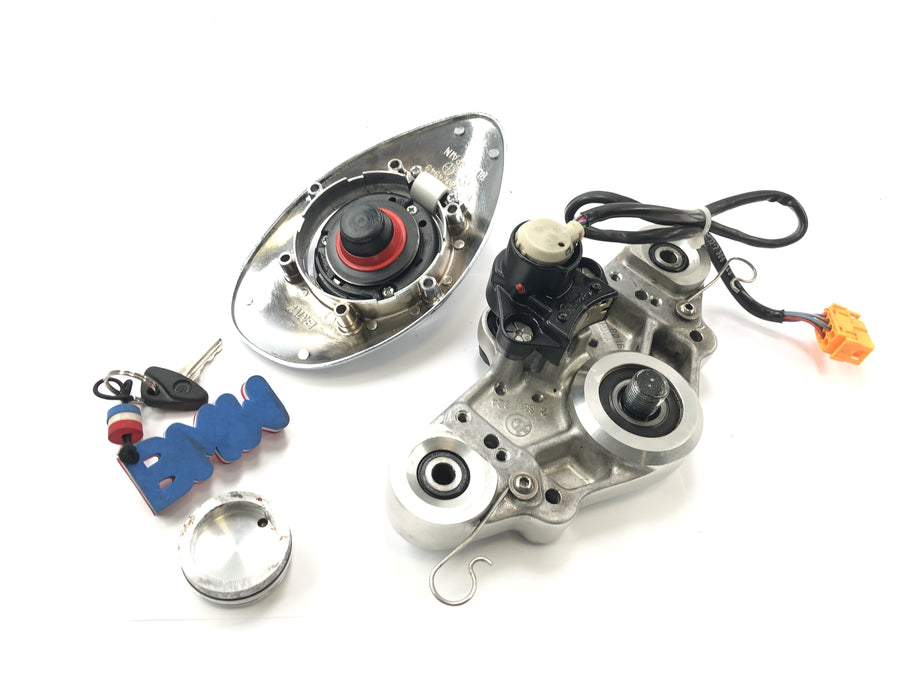 BMW R 850 C 259C [1999] - Lock set with fork bridge at the top of the tank lock
