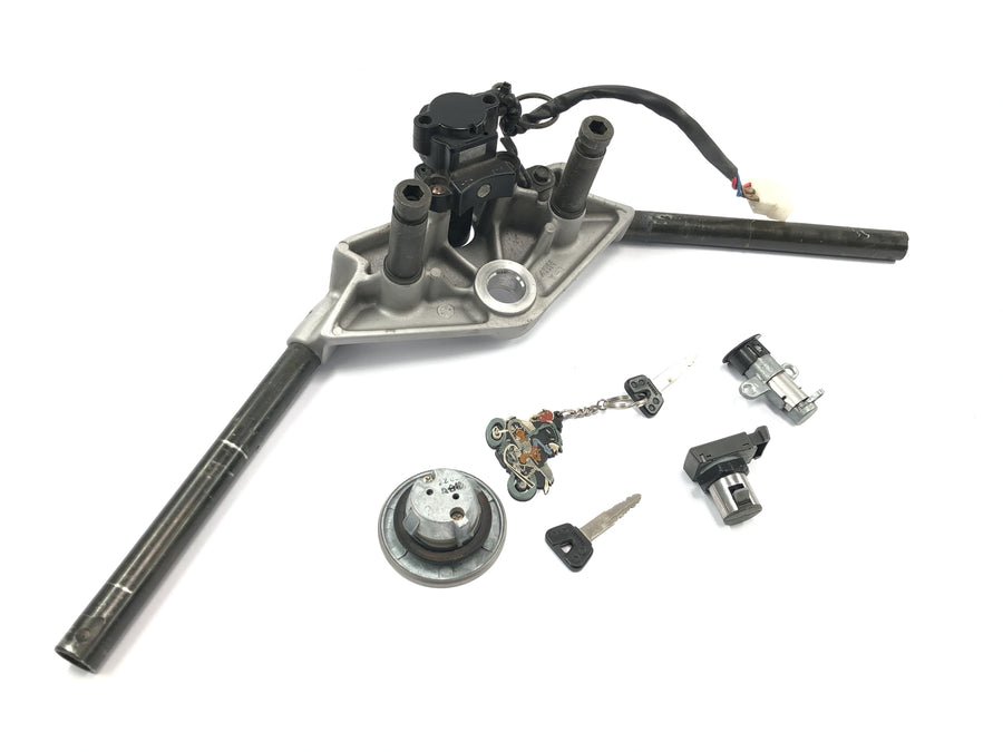 Yamaha GTS 1000 4FV [1997] - fork bridge with handlebar stub ignition lock lock set with tank cap