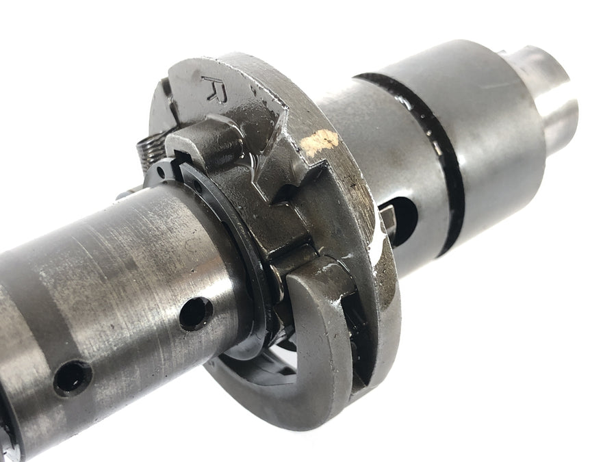 Suzuki VZ 1500 WVCU [2011] - Camshaft control shaft rear cylinder