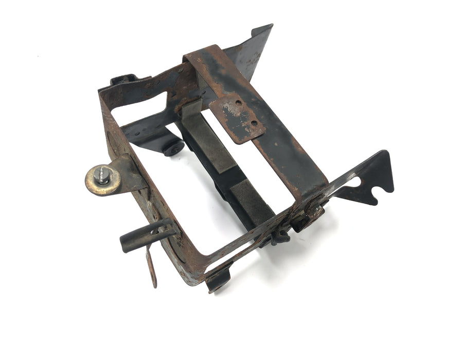 Suzuki GSX R 1100 GU74C [1987] - Battery box battery holder frame mount