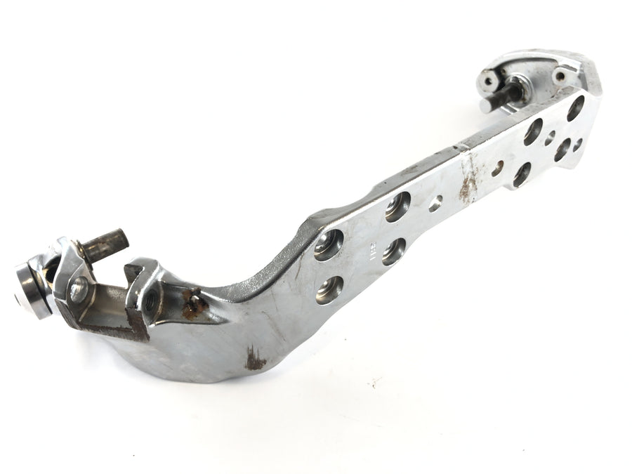 Suzuki VS 1400 VX51L [1987] - Footrest holder footrest holder carrier