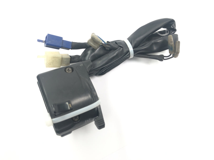 Yamaha YZF R1 RN04 [2001] - Switch fitting left handlebar switch control unit