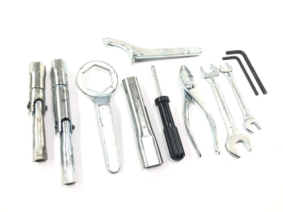 Suzuki GSF 1250 SA Bandit WVCH [2007] - On-board tools tool set tool bag