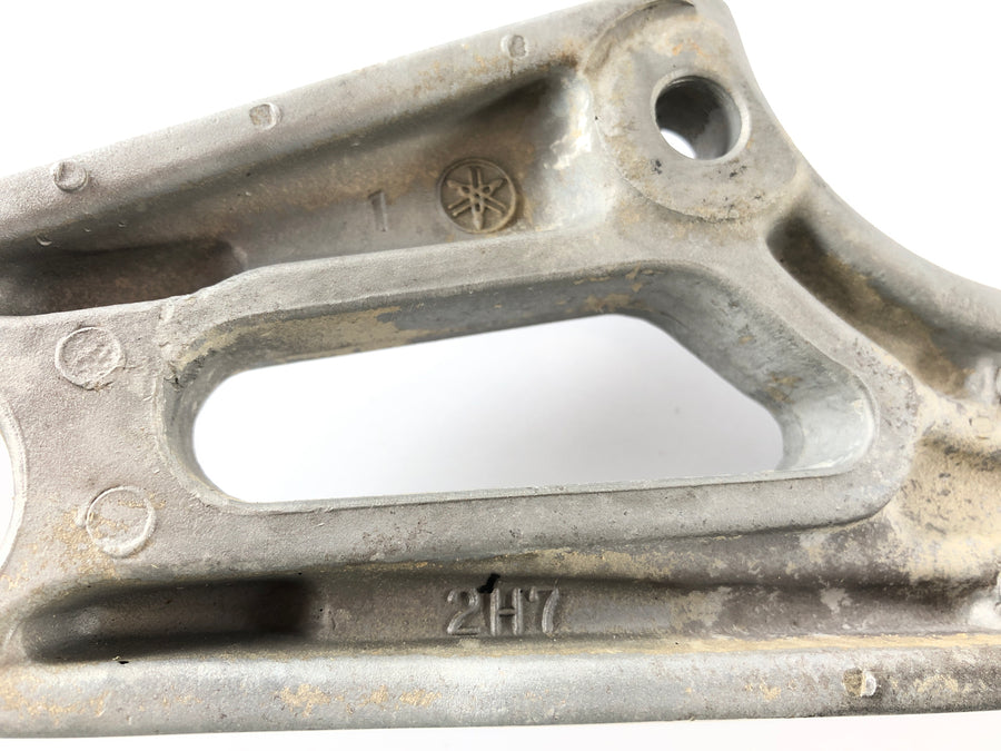 Yamaha XS 1100 2H9 [1978] - Passenger footrest left with footrest mount