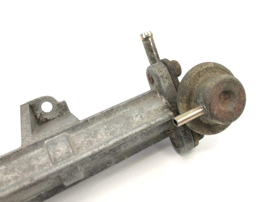 Yamaha GTS 1000 4FV [1997] - Fuel rail injection rail with pressure regulator