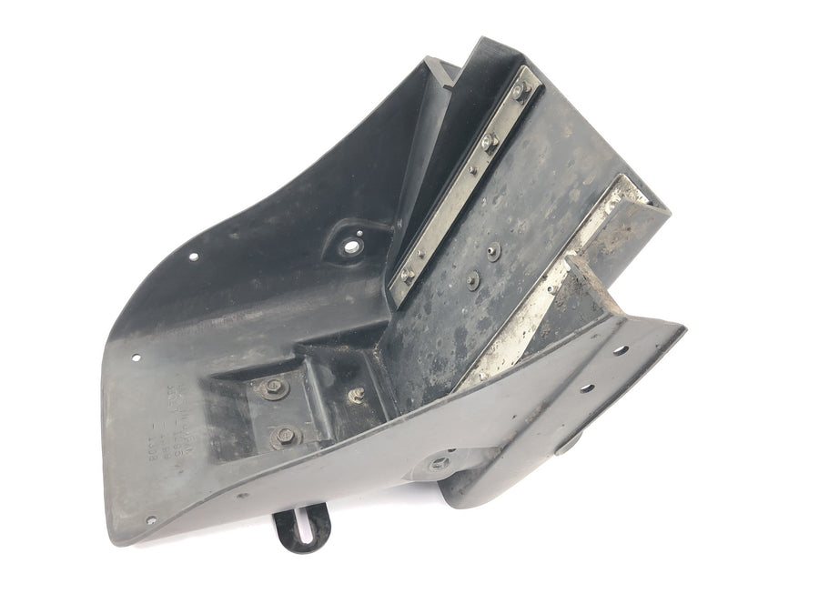 Kawasaki Zephyr 750 ZR750C [1994] - Rear fender, rear license plate holder, tail light mount