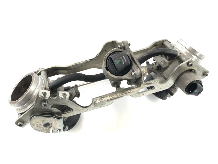 Moto Guzzi Stelvio 1200 4V [2009] - throttle valve injection system with rods