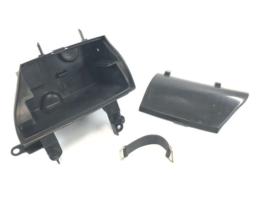 Suzuki Intruder VL 1500 AL [2000] - tool compartment storage compartment