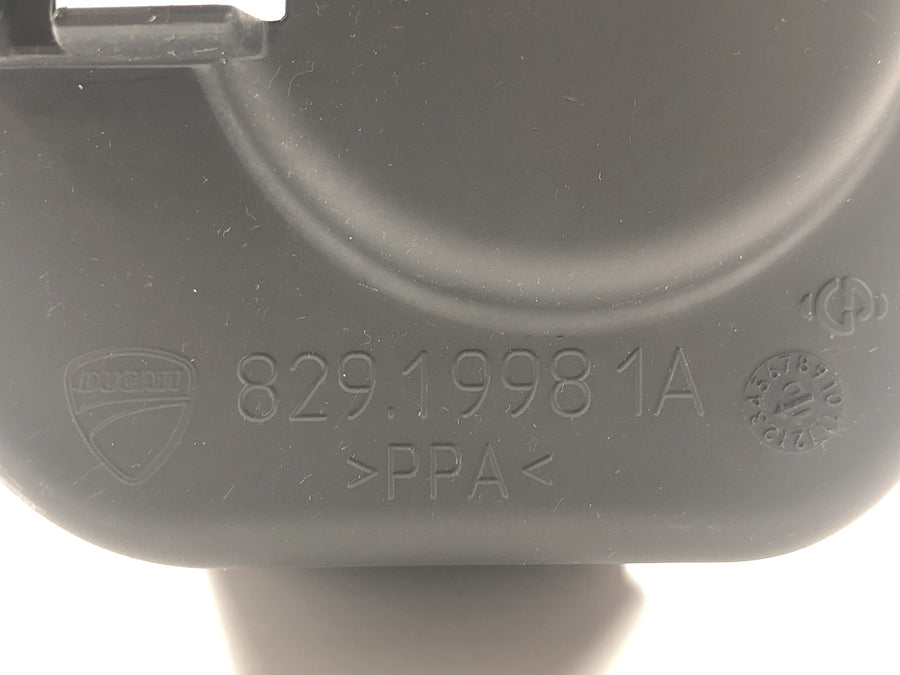 Ducati Multistrada 1200 S Touring [2009] - Cover mount for exhaust control motor