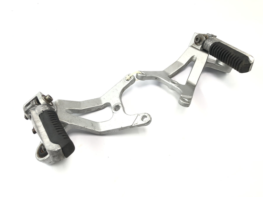 Suzuki GSX-R 1100 W GU75 C [1994] - Footrest system passenger right and left