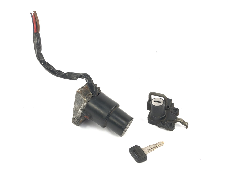 Yamaha XV 750 5G5 [1982] - ignition lock and helmet lock with 1 key