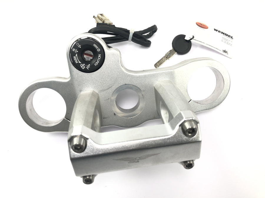 Moto Guzzi Stelvio 1200 8V [2016] - Ignition lock with fork bridge at the top immobilizer tank cap lock cockpit 70857 km