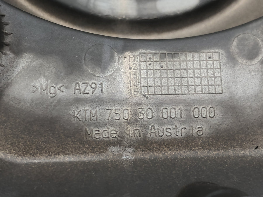 KTM Duke 690 A3 [2012] - clutch cover engine cover right