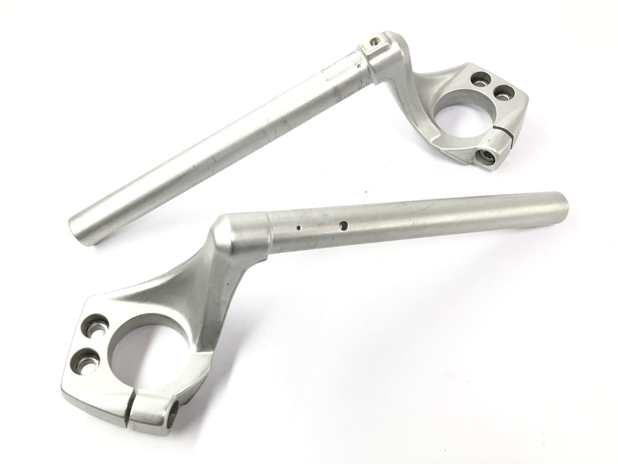 Triumph Sprint ST 1050 [2005] - handlebar fum on the left and right handlebar