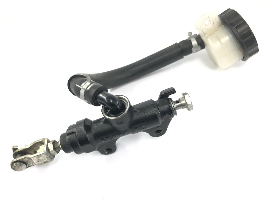 TRIUMPH DAYTONA 955I T595 [1998] - Rear brake pump