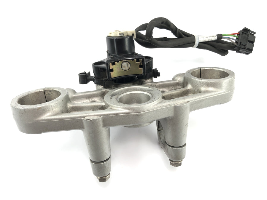 BMW F 650 GS R13 [2002] - locksmith with fork bridge at the top tank lock ignition lock