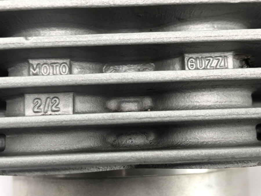 Moto Guzzi V11 Sport [1999] - cylinder with piston on the right