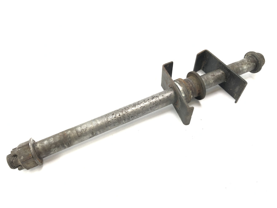 Kawasaki ZR7 ZR750F [1999] - Hinter axle of the stick axle
